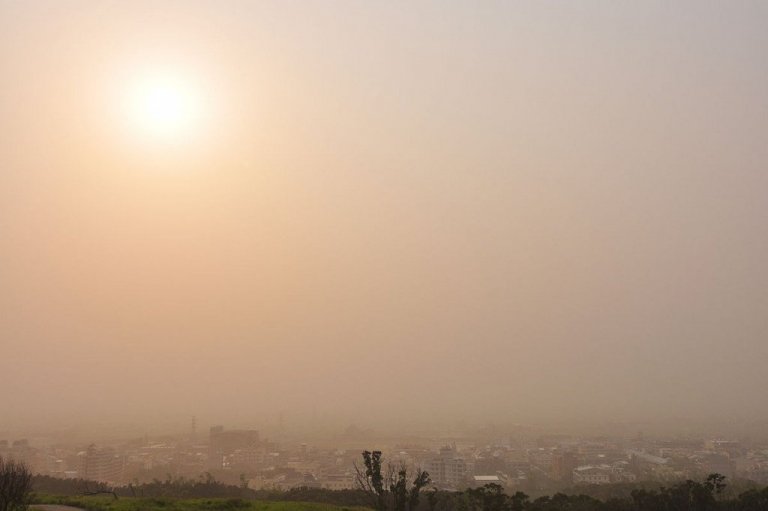 Sandstorm_of_Longjing_Township_,Taichung_County_in_Taiwan_