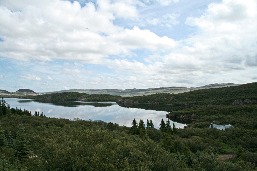 Við Hreðavatn.
